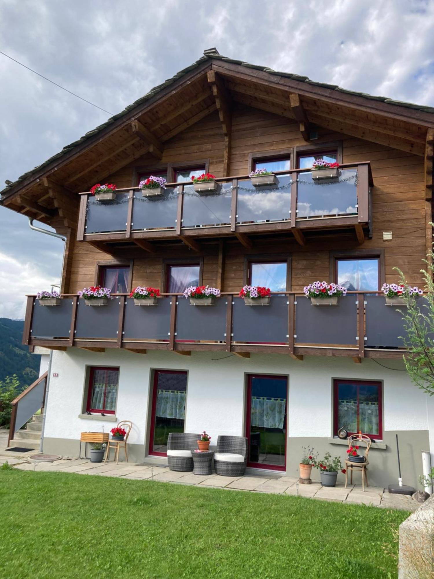 Haus Dorfblick Apartamento Grächen Exterior foto