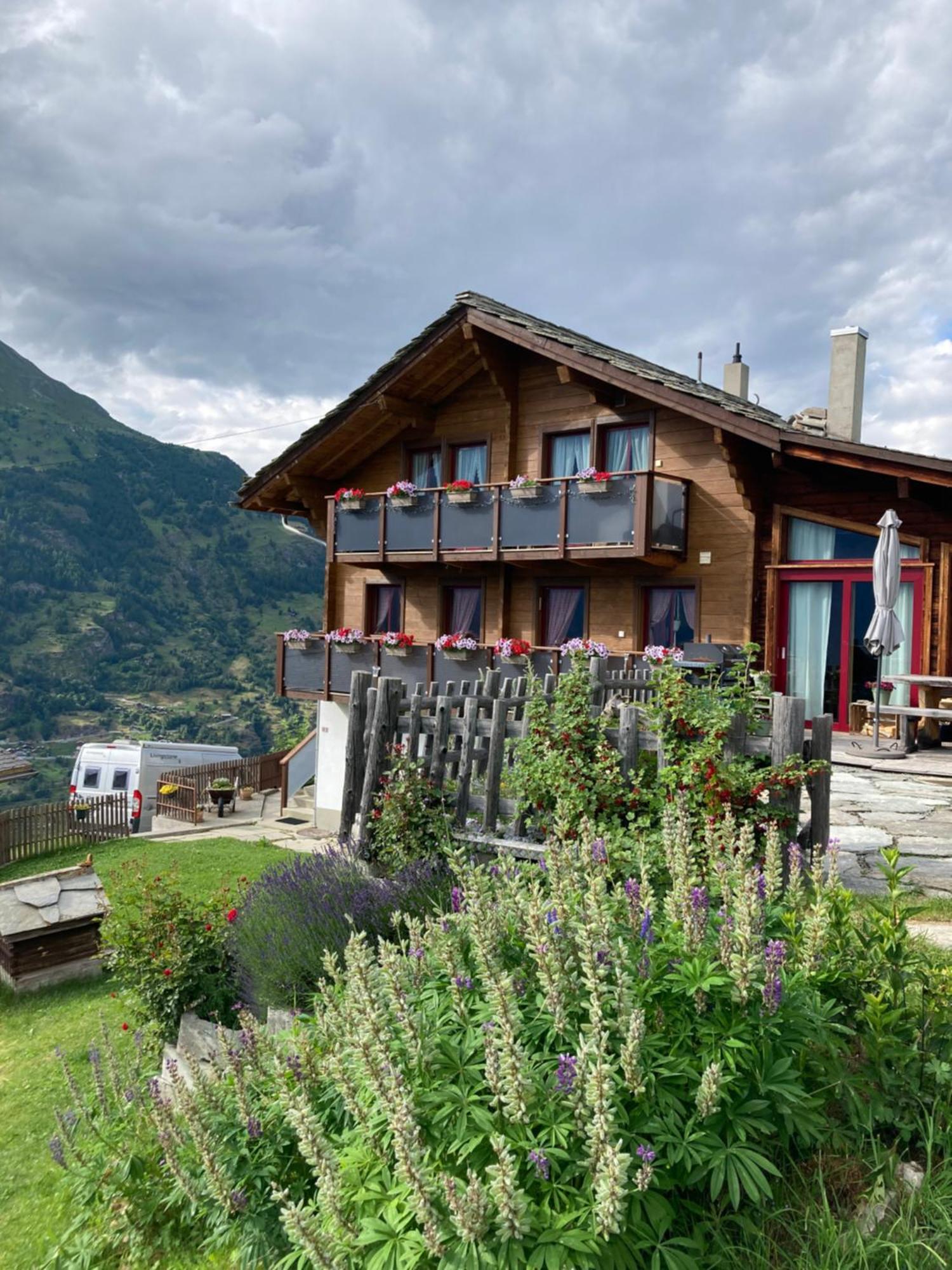 Haus Dorfblick Apartamento Grächen Exterior foto